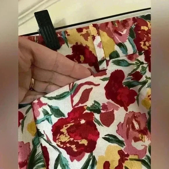 EUC Loft Vibrant Floral Mini Skirt Size 00 Petite - Picture 4 of 11